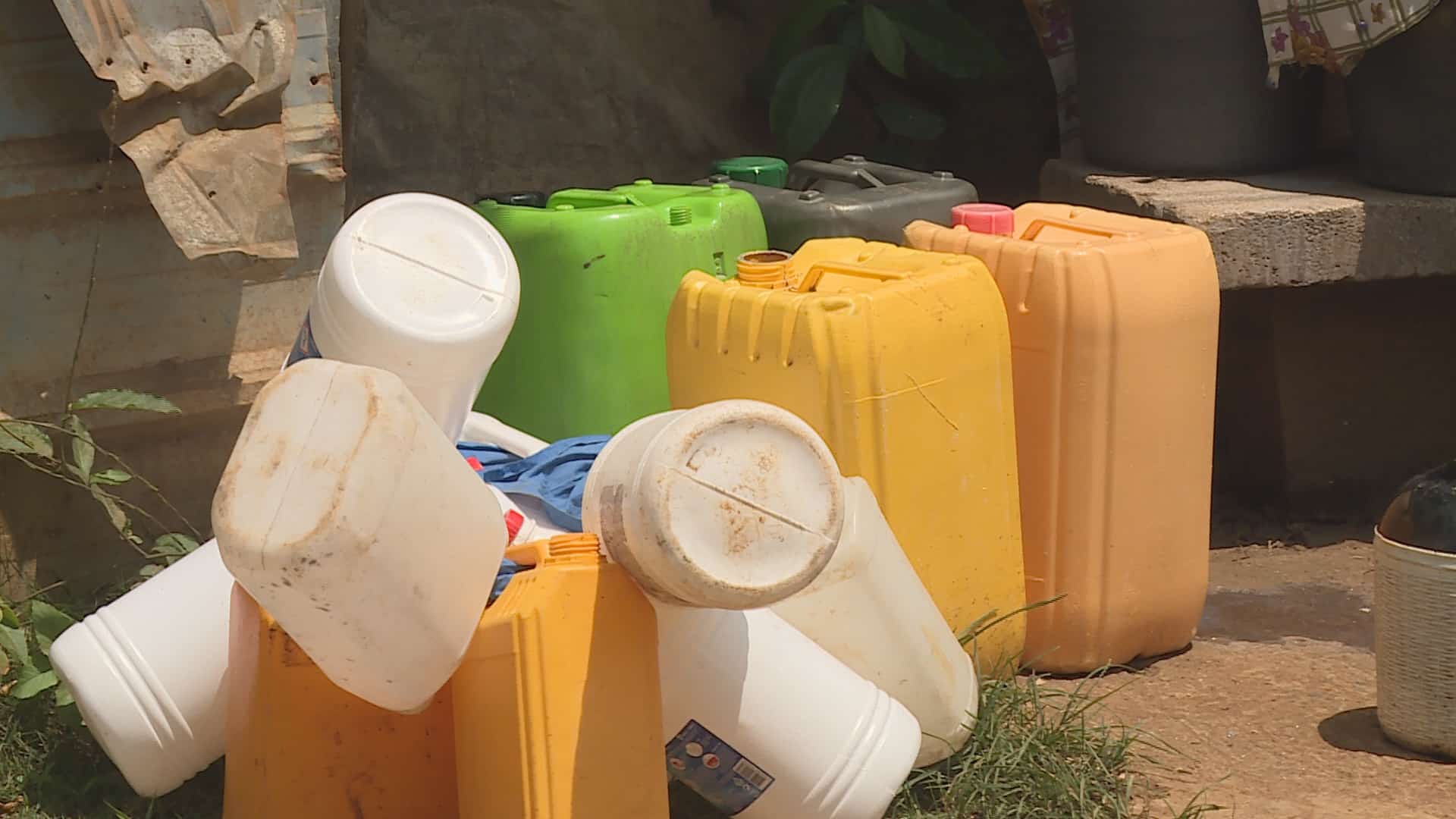 Crise de água potável agudizou-se com a falta da gasolina