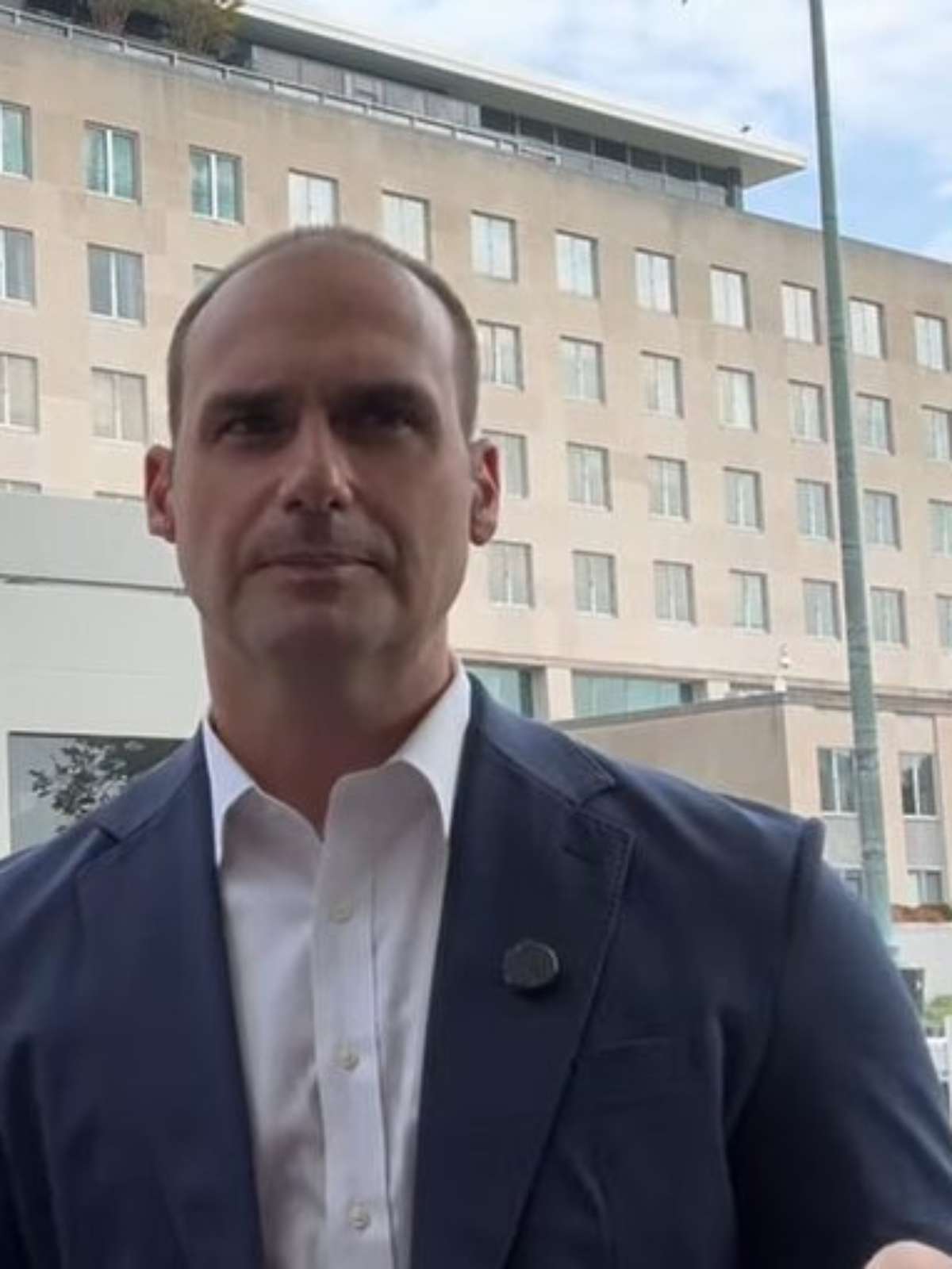 Eduardo Bolsonaro vai ser preso? Saiba o que acontece após a decisão de Moraes