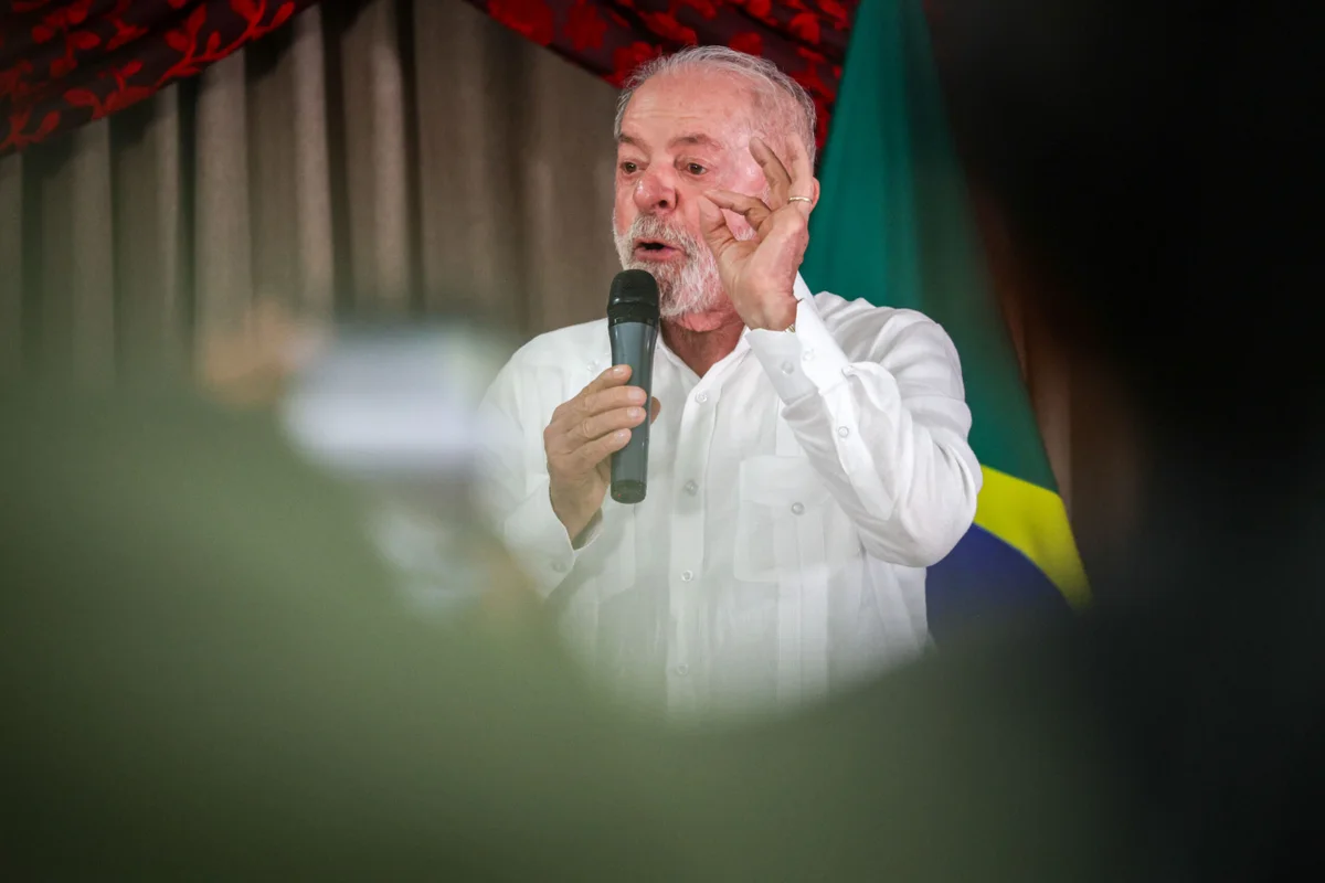 Quem Lula escalou para acompanhá-lo no debate da Band