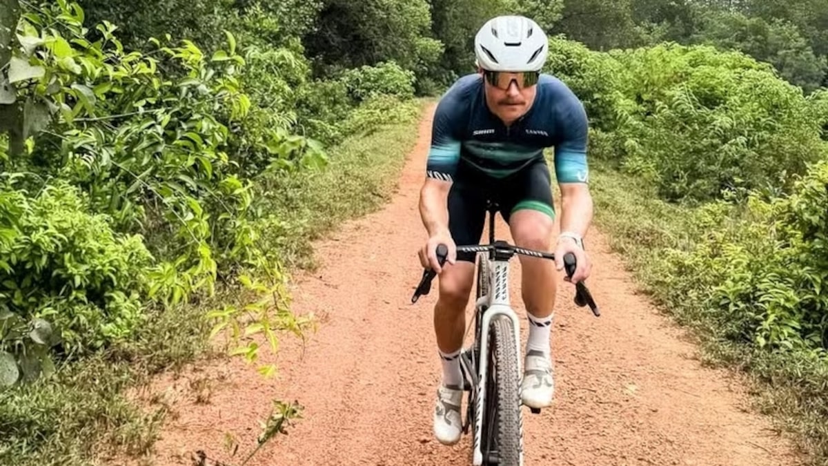 Piloto da F1 rejeita avião e faz trajeto de 350 km entre corridas de bicicleta