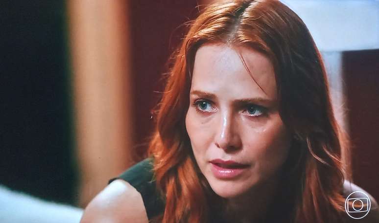 Quem Ama Cuida: por amor, Adriana decide não denunciar Brandão