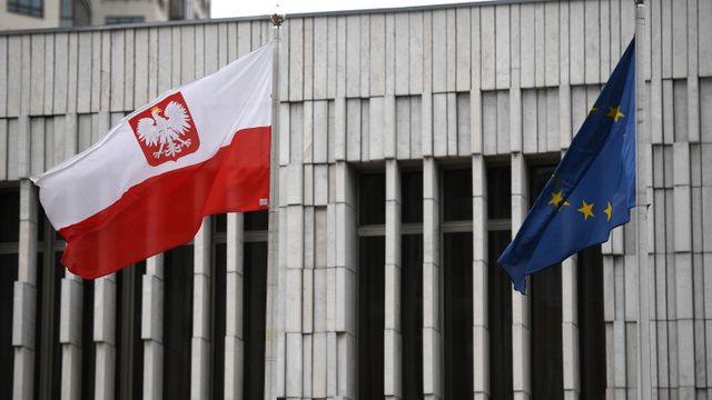 Deputados do PiS polonês exigiram esclarecimentos sobre o centro 'Azov' em Varsóvia