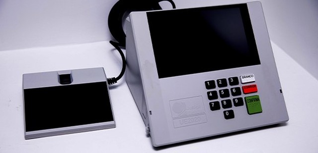 Urna eletrônica: como anular ou votar em branco nas eleições 2026