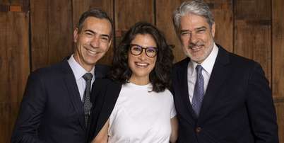 C&eacute;sar Tralli com a colega de bancada Renata Vasconcellos e o antecessor no 'JN', William Bonner Foto: TV Globo/Divulga&ccedil;&atilde;o