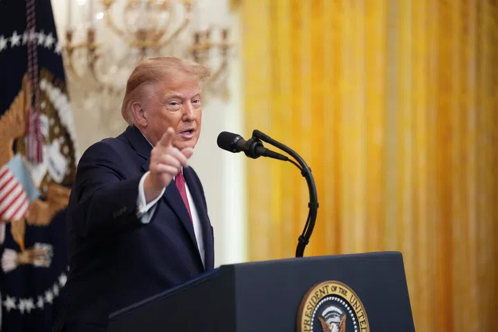 O novo chatbot de IA do governo dos EUA recua na refutação de Trump