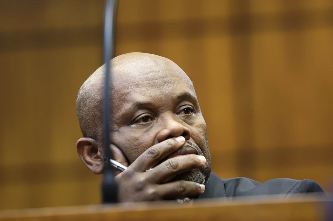 Audiência de fiança de Sibiya: os autores da queixa temiam o seu posto, diz o Estado
