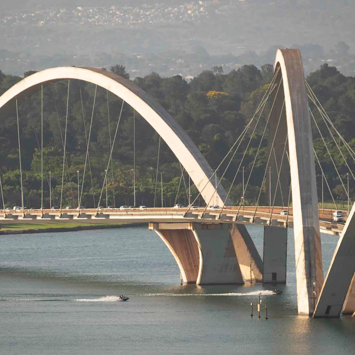 Ponte JK: DER reduz número de faixas reversíveis após primeiro dia de teste