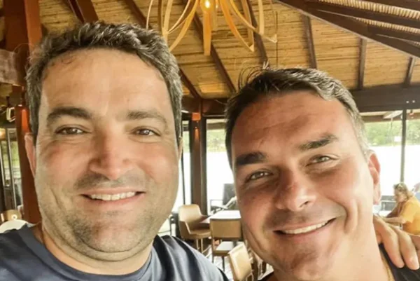 Empresa ligada a Flávio pela PF lançou 3 bets e optou por não divulgá-las