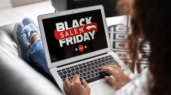 Cupom, cashback ou desconto direto: qual vale mais a pena na Black Friday?