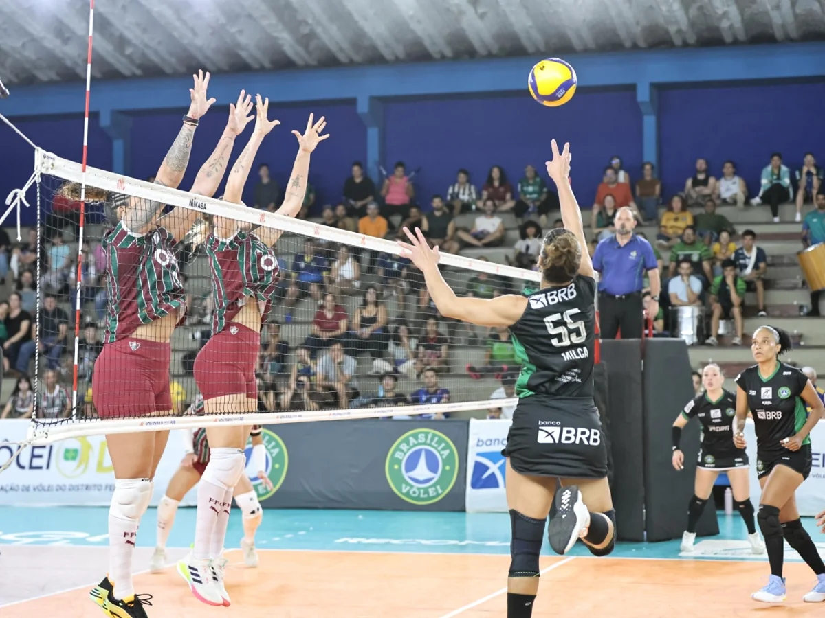 Fluminense derrota Brasília Vôlei e enfrenta Universitário na final da Copa