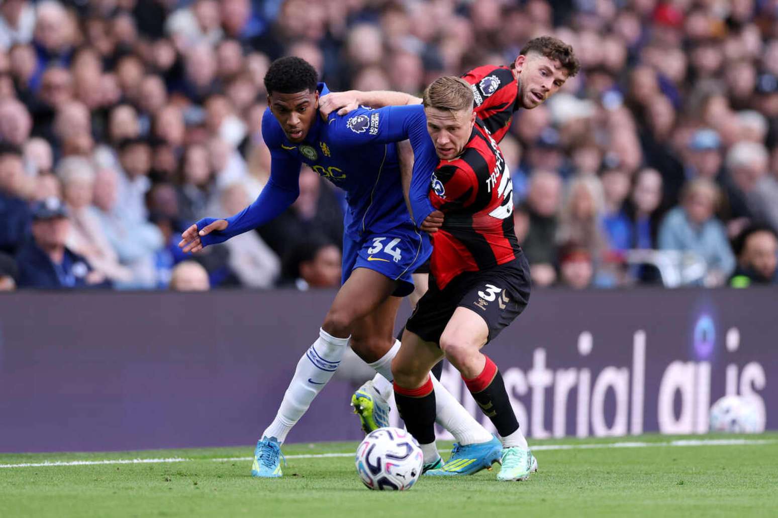 Equipes se enfrentaram pela 6&ordf; rodada da Premier League &ndash;