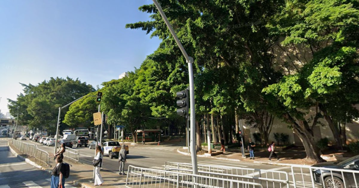 Vítima é baleada em frente ao shopping West Plaza, na zona oeste de SP, ao tentar fugir de assalto