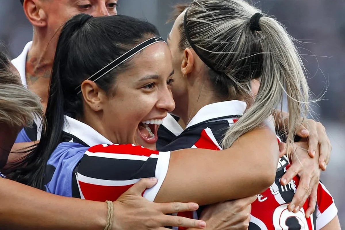 São Paulo anuncia venda recorde de ingressos no futebol feminino