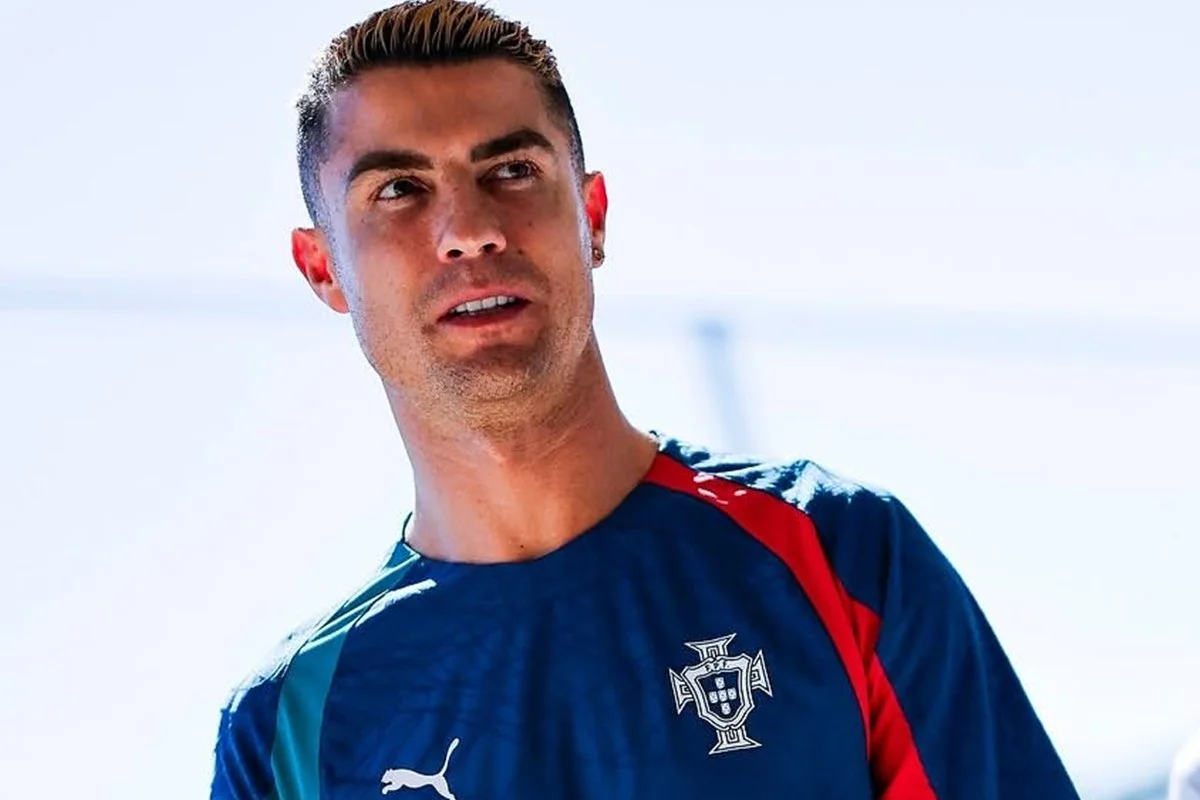 Cristiano Ronaldo retorna à Arábia Saudita após conflito com Jorge Jesus