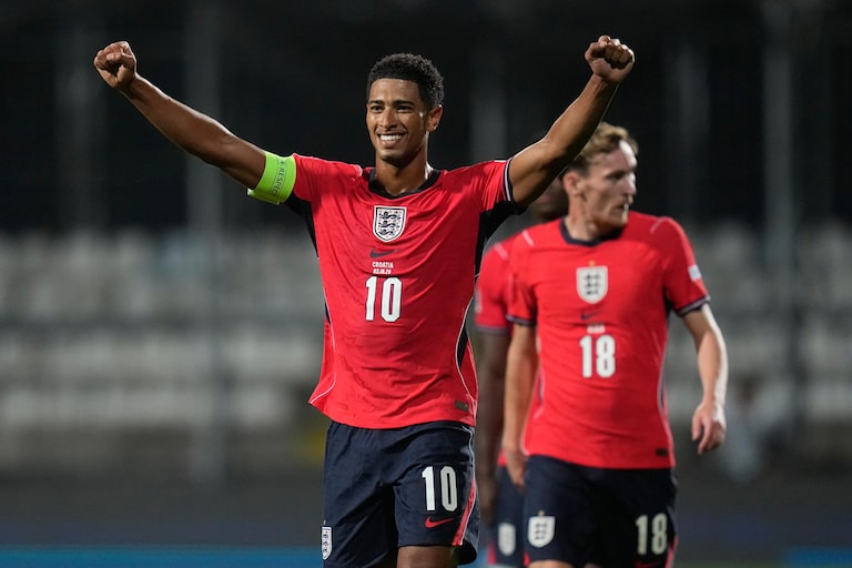Inglaterra goleia Croácia por 7 a 0 diante de festa de torcida mirim croata na Liga das Nações