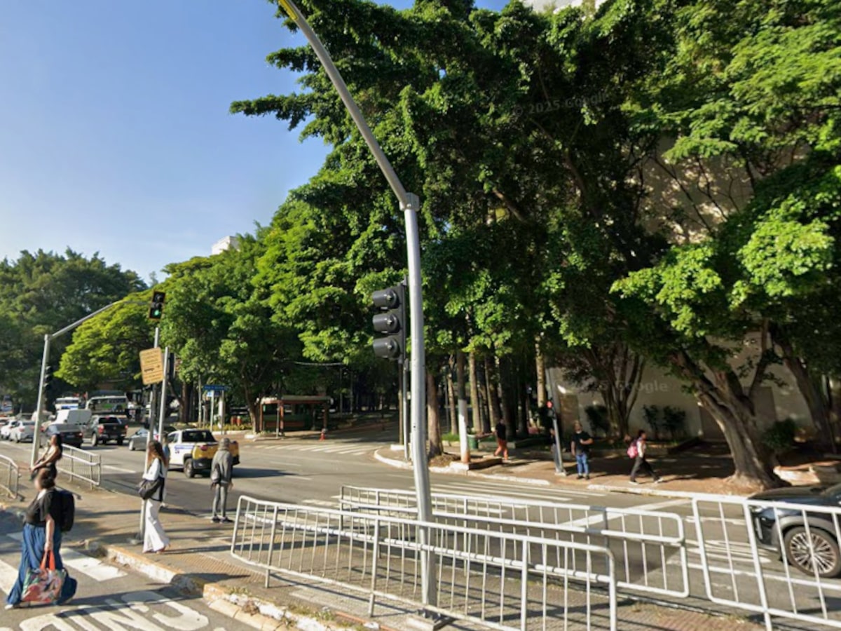 Vítima é baleada em frente ao shopping West Plaza, na zona oeste de SP, ao tentar fugir de assalto
